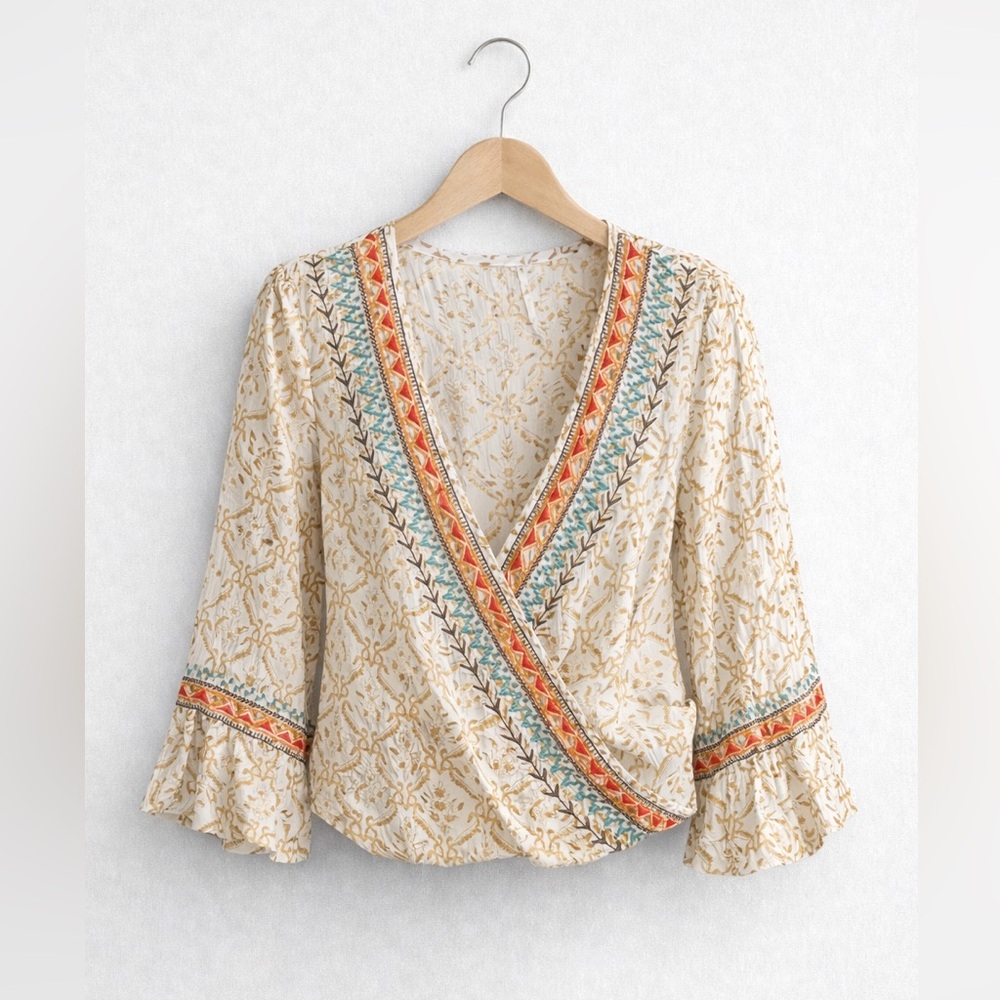Ivy Jane Boho Surplice Top Embroidered Bell Sleeve Cream Size M Festival
